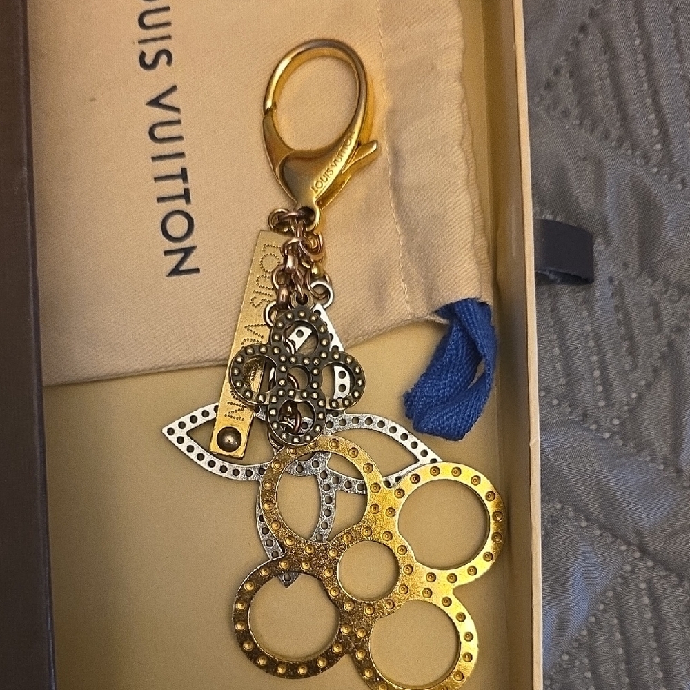 Pre-Loved Louis Vuitton Tapage Bag Charm Authentication Engraving Stamp CK 0142 - Picture 3 of 12